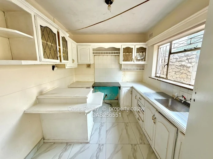 Conveniently Located Braeside House For Rent 