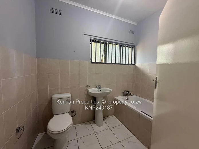 Family home with spaciouse outdoor entertainment area