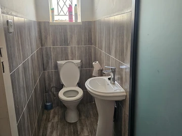 3 Bedroom Flat & Apartment