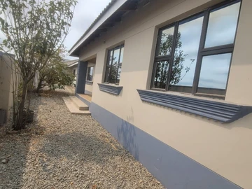 6 Bedroom House