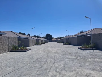 A Choice Of 2/3 Bed Town House For Sale In Greendale North 
