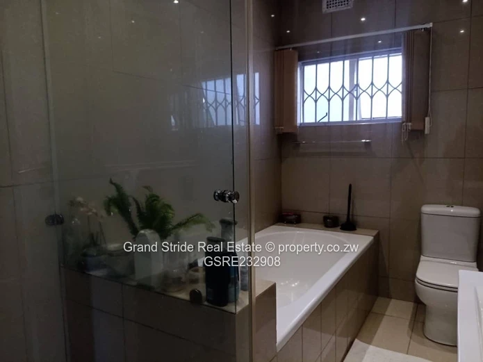 Luxury home for sale in Alexandra park 