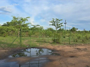 Prime Commercial Land in Kadoma: 1.96 Hectares with Key Utilities!