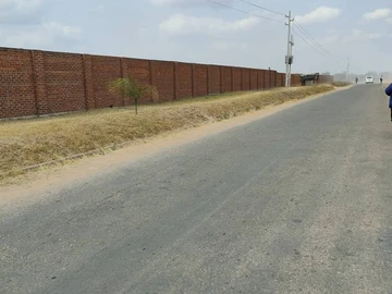 Commercial & Industrial Land