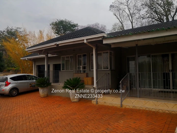 4bedroom house with main ensuite plus a self contained guest wing in Greystone park,4612sqm ,deed