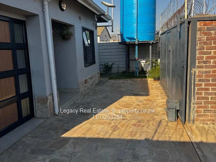 Modern 3-Bed Budiriro Home - Borehole, Bath & Backyard