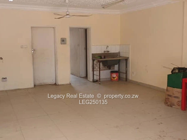 Southlea Park Retail Block with Borehole & Water Tank — 600m² (Sole Mandate)