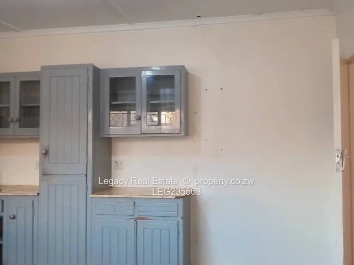 Greendale Athlone Gem with Ensuite, Garden Flat with Backyard