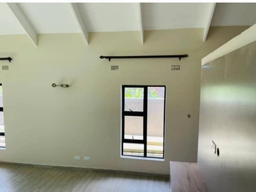 4 Bedroom Flat & Apartment