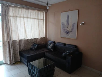 2 Bedroom Flat & Apartment