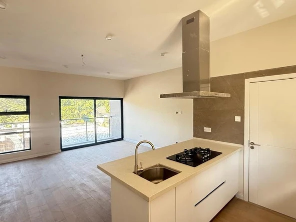 3 Bedroom Flat & Apartment