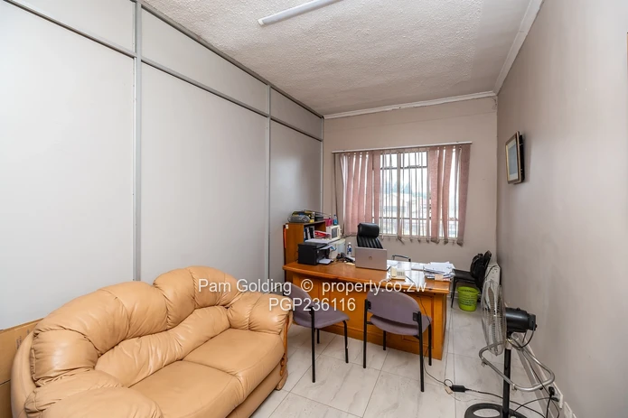 Commercial building for sale