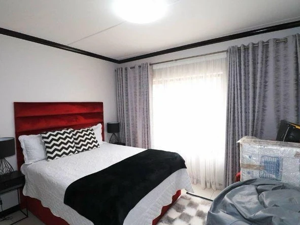 3 Bedroom Flat & Apartment