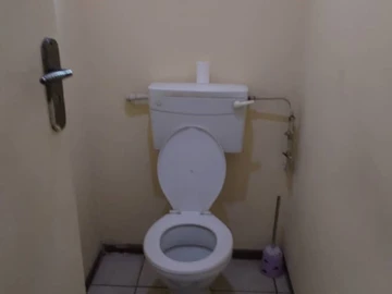 2 Bedroom Flat & Apartment