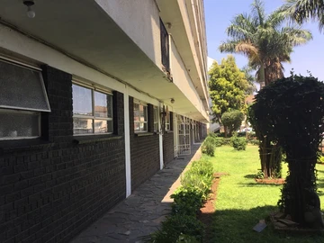 2 Bedroom Flat & Apartment