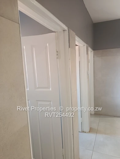 Hillside Shopping Mall To Let