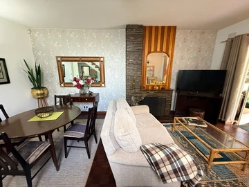 2 Bedroom Flat & Apartment