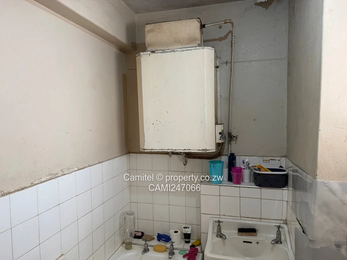 Avenues 1-Bed with sectional Deeds on ground floor Flat with Verandah & Parking (Sole Mandate)