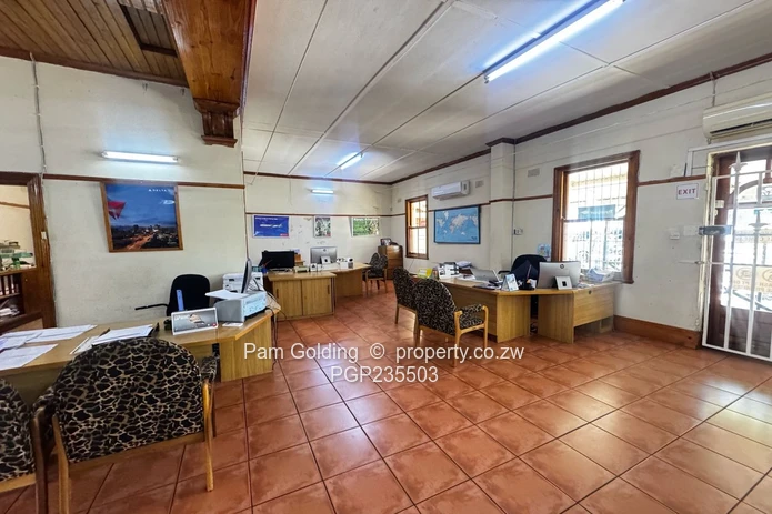 Beautiful Townhouse In A Prime Location