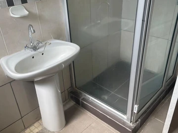 3 Bedroom Flat & Apartment