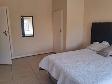 3 Bedroom Flat & Apartment