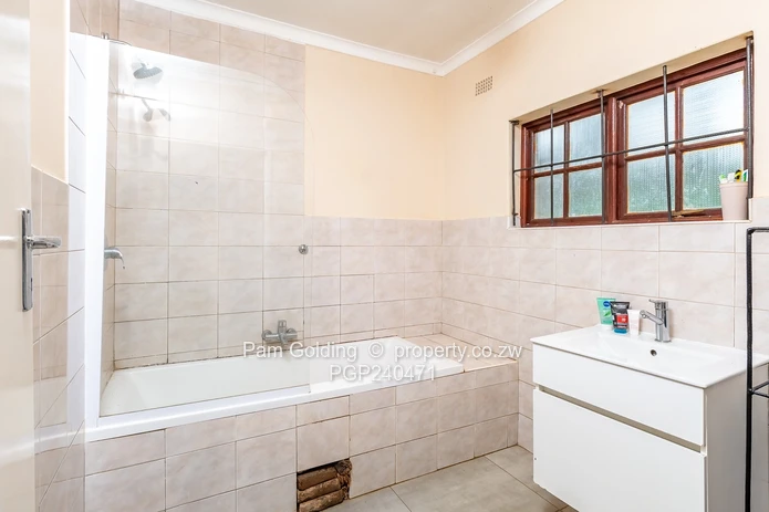 Spacious 4 Bedroom Family Home in Knowe Norton