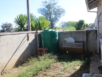 2 Bedroom Flat & Apartment