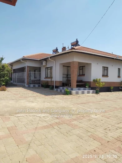 Agri Plot & Homestead For Sale – Gwanda Road, Kensington