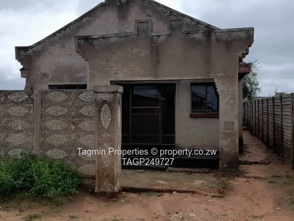 House forsale dema stand size 200sqms council cession  (Sole Mandate)