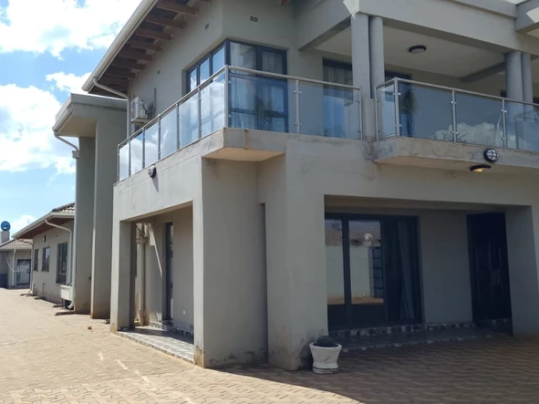 6 Bedroom House