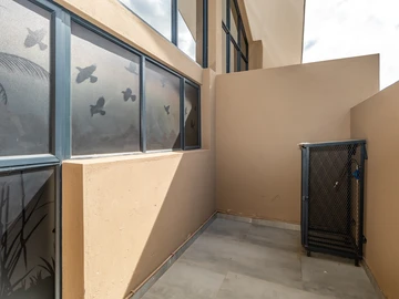 3 Bedroom Flat & Apartment