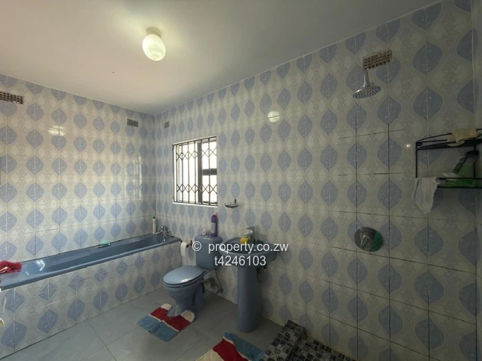Ruwa Rockview 3 bed house for Rent