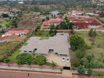 Elegant 7-Bedroom Estate in Brookview on 4,400m² with Borehole