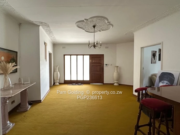 Elegant Well-maintained Family Residence (Sole Mandate)