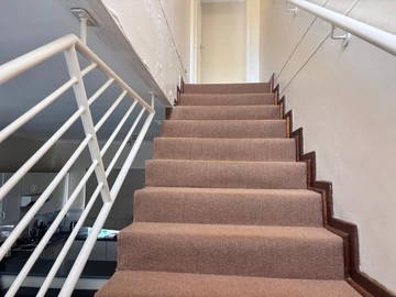 2 Bedroom Flat & Apartment