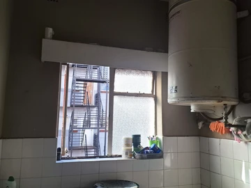 2 Bedroom Flat & Apartment