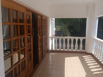 6 Bedroom House