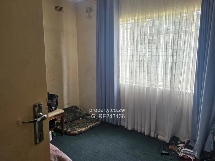 Mabelreign 3-Bed House — Garden, Garage & Staff