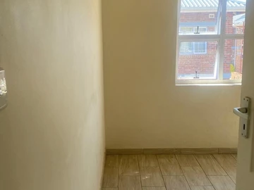 3 Bedroom Flat & Apartment