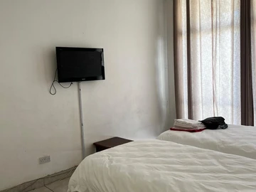 3 Bedroom Flat & Apartment