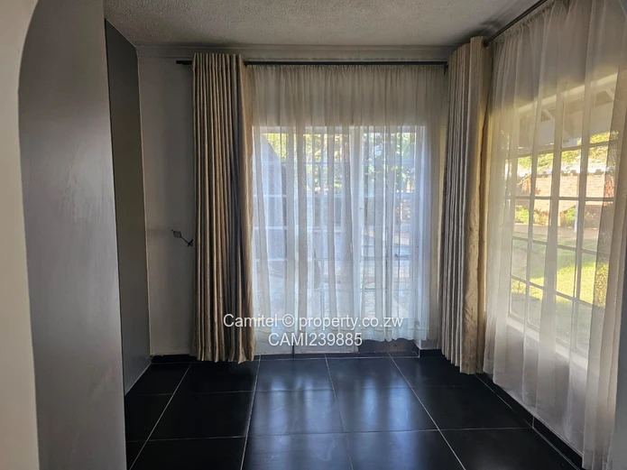 Borrowdale:Perfectly located home 4 beds main en-suite clean title deed