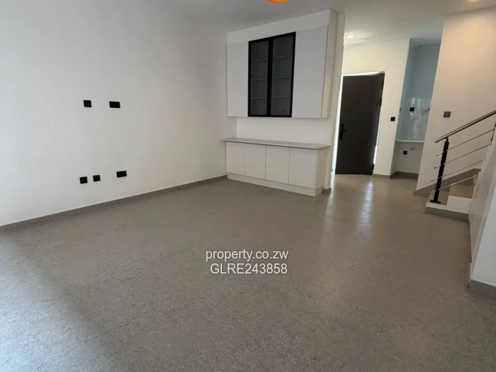 Modern 2-Bed Duplex Strathaven — Pool & Borehole