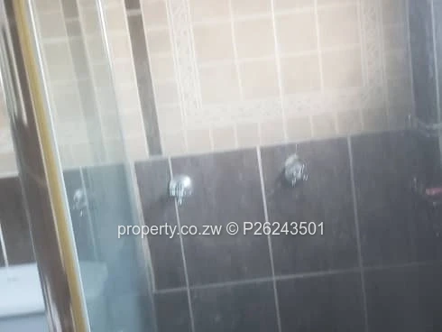 One bed flat for sale at Waneka flat  in Ardbennie, Harare