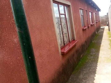 6 Bedroom House