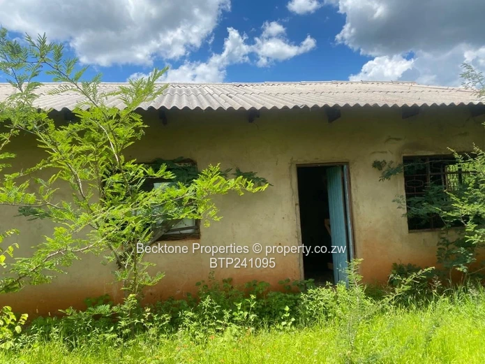 Nkayi Rd Ranch: 486ha Cattle Farm, 50km Bulawayo"