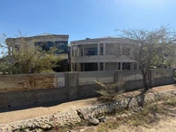 6 Bedroom House
