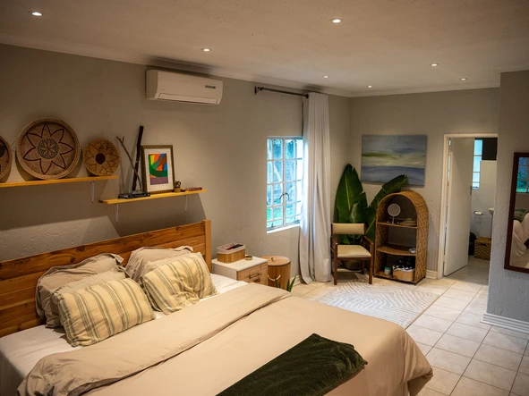 3 Bedroom Flat & Apartment