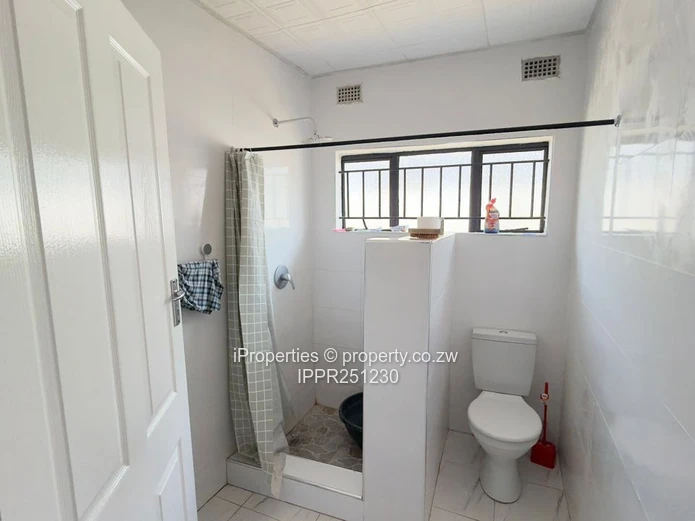 Pleasant Valley, Cold Comfort well-structured double-winged house 