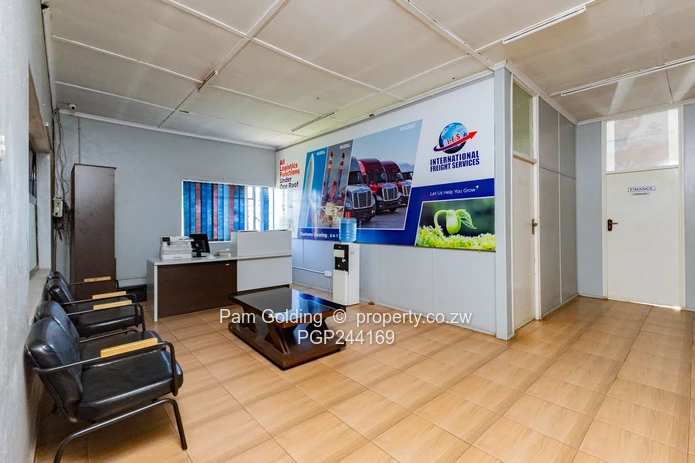 Versatile Industrial Property on 4946sqm