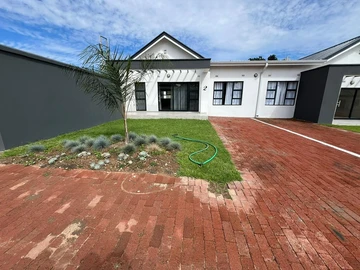 3 Bedroom Garden Flat